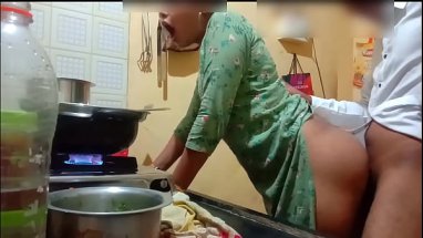 Babe Showing her Sexy Body while Cooking Pizza Homemade